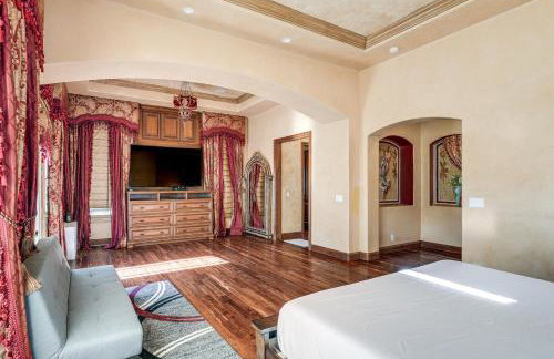 Pool, Peacocks and Views! Lavish Retreat in Gilroy - Foto 19