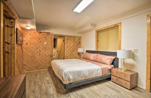 Luxe Escape with Decks, Mtn Views, Game Room! - Foto 23