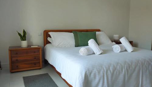 Grace and Harmony of Ancient Corinth - Foto 2