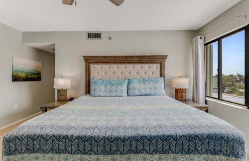 Fabulous ocean and beach views with top complex amenities - Photo 23