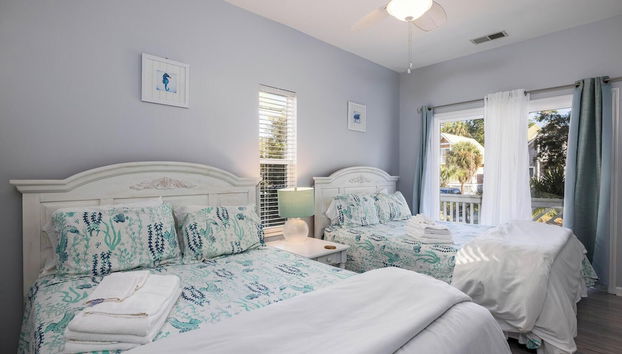 Newly Updated Cottage w/ Amazing Golf Course Views - Near Marina & Beach - Photo 4, Chambre