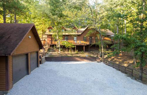 Luxury Rock Creek Cabin w Deck by Lake Hamilton - Foto 40