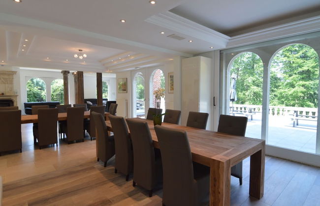 Luxurious Country House - Photo 23