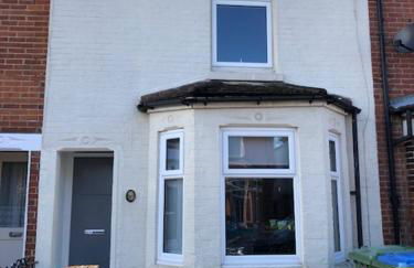 Three Bedroom City Home with Garden - Photo 26