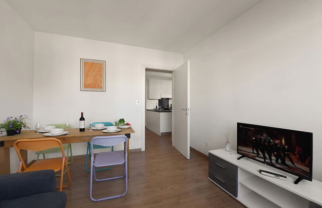 Santi Apartment Few Min From Lake - Photo 11