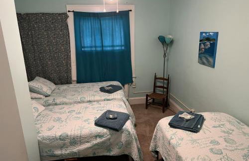 Historic Beach Side Getaway - Pet friendly, WiFi cottage - Foto 29