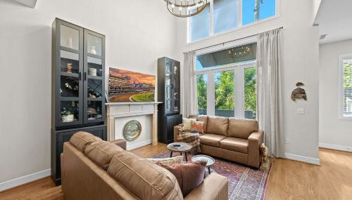 Exquisite Condo with Views in Trendy NuLu District - Foto 1