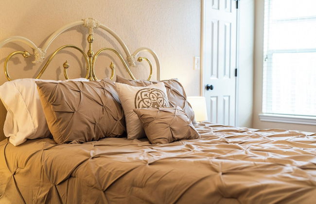 Spacious 3BR Home in Amazing Location - Photo 10