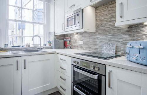 Belle Vue Court - 2 Bedroom Apartment - Tenby - Photo 16