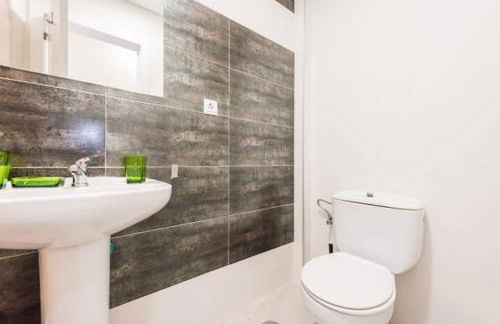 M&F Apartaments Gran Via - Photo 12