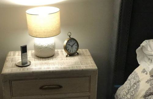 Beautiful Luxury Suite B of Shorewood Home - Foto 12