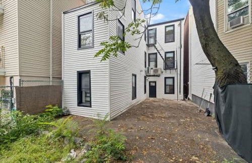 Luxury Brand New 3BED Gem 20 Minutes to NYC - Photo 36