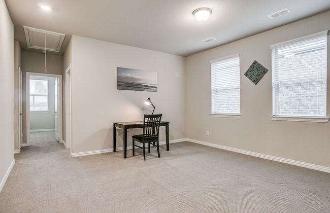 Beautiful furnished 3 bedroom Allen Home - Foto 15