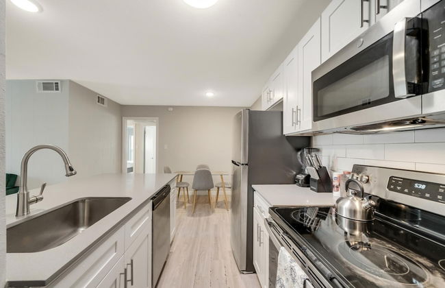 Modern 2BR Near UT Hyde Park Evonify - Foto 9