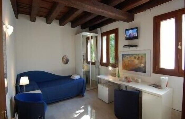 Santa Margherita Guesthouse - Photo 11