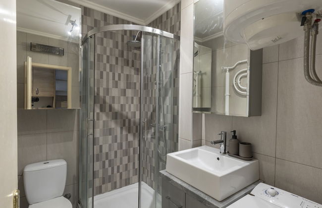 Belgrade Center Apartment - Photo 12