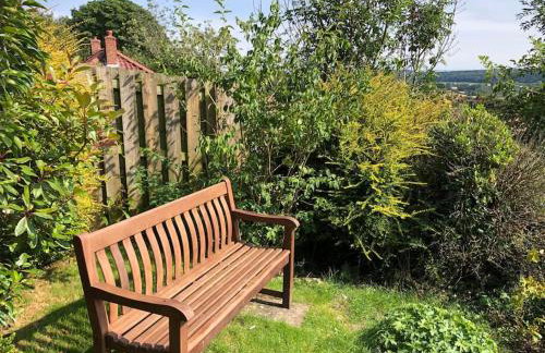 St Anthony’s, bright perkily decorated 3 bedroom house - Photo 17