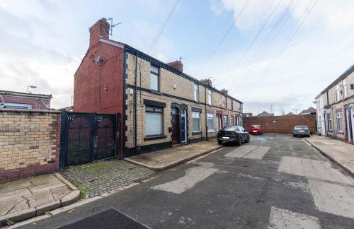 "Furnished Rentals Direct" DominionHouse cul-de-sac Home for 6 people in Anfield near LFC, Goodison Park, Free Street Parking, Suits Travellers, contractors and Family, Near Football action and 10 minutes drive to Liverpool City Centre - Foto 24