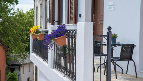 Veronica's House - Photo 2