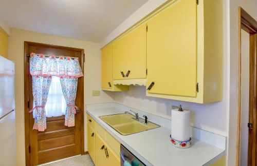 Retro Green Bay Home Steps to Lambeau Field! - Foto 13