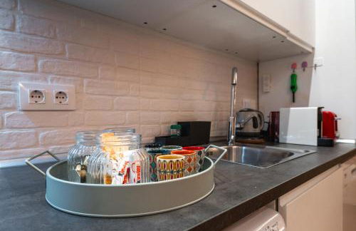 3min Walk Malasana - Trendy Cafes and Tapas Street - Photo 29