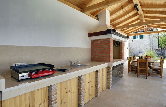 Holiday Home in Rojnici With Private Pool - Foto 27