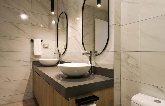 w Charming 2BR w Balcony in Miraflores - Photo 28