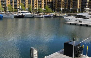Entire Boat at St Katherine Docks 2 Available select using room options - Photo 74