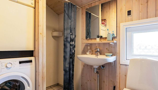 8 Person Holiday Home in Humble - Foto 4, Baño