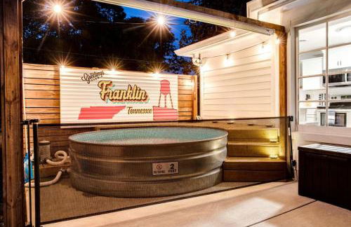 Brookwood Getaway Stock Tank Pool Outdoor Theater - Foto 44