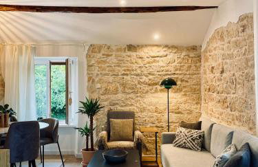 The Village View Apartment - Photo 1