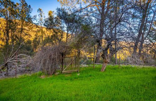 Sierra Vista by Willowbend Creek and waterfalls, Sleeps 16, with Hot tub, Play Yard, Arcade - Foto 40