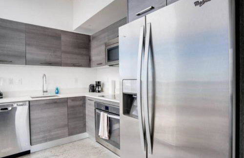 Sun-Splashed 1BR Condo unit in DWTN Miami with WFH - Foto 2