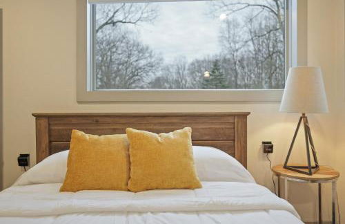 Luxurious Poconos Retreat - Hot Tub, Sauna, Games - Foto 35