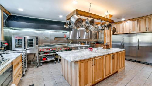 Massive Roscoe Retreat Great for Large Groups! - Photo 5