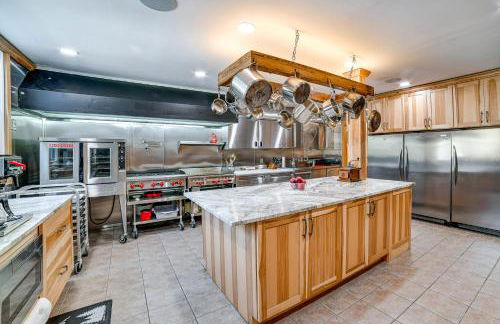 Massive Roscoe Retreat Great for Large Groups! - Photo 5