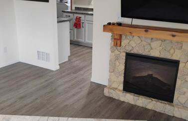 5 blocks from the hospital! - Foto 10