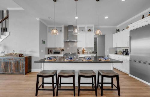 Luxury Waterfront Home with Swimming Pool Hot Tub and 2 Boat Slips - Foto 19