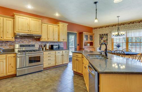 Game Room, Deck and Yard Lake of the Ozarks Retreat - Foto 9