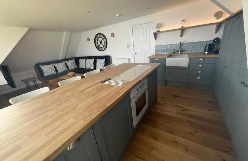 Marston Penthouse - Photo 9