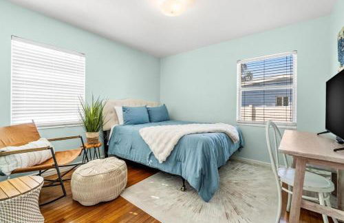 Visit Nonna's Beach Cottage & Enjoy the Sunshine with a Short Walk to the Beach! - Foto 18