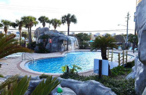 Pink Dream House - 2BR, Pools, Patios, & Walk to Ocean in Panama City Beach - Foto 49