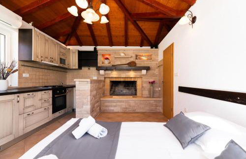 VILLA AGAPE - Three bedroom villa on 15k m2 olive grove - Incredible 360 view - Free parking - Private pool and jacuzzi - Foto 15