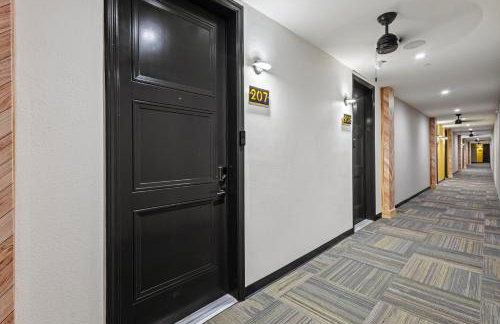 New suite with full Kitchen and Livingroom Dallas - Photo 38