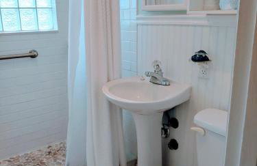 Sunrise Ocean Suites - Photo 26