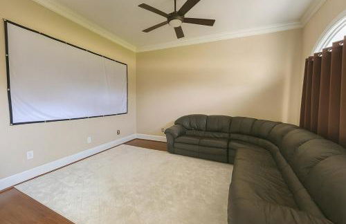 Lakefront Home for Families and Groups - Private Pool, BBQ, Paddle, Fishing - Foto 12