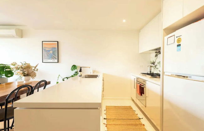 Charming 1BR in Fitzroy w/ Parking, Pool, + Gym! - Foto 6