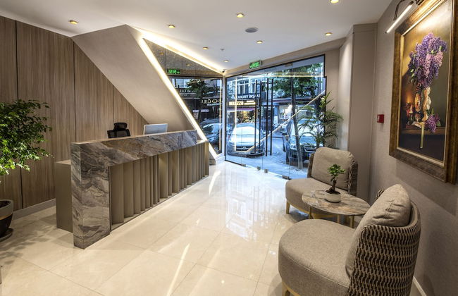 Valente Suites & Hotel - Photo 2