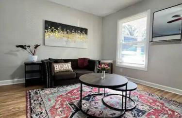 Gated 2BR Condo I 5 min Uptown - Foto 11