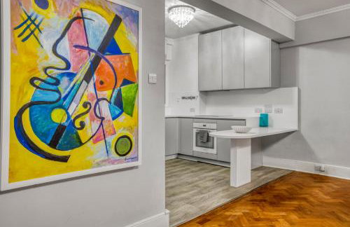 The Grande Mayfair Apartment - Photo 14